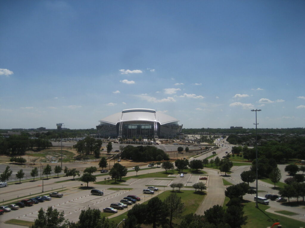 where the dallas cowboys play football